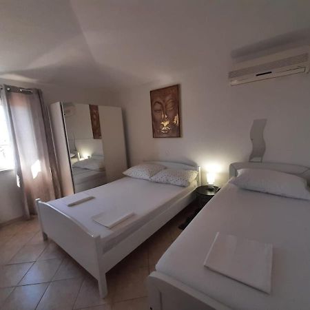 Appartement Jasminka à Rogoznica  Extérieur photo