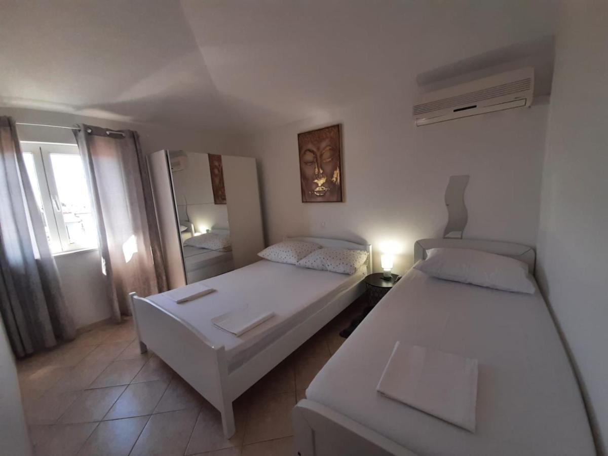 Appartement Jasminka à Rogoznica  Extérieur photo